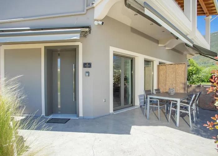 Apollonian Luxury * Vasiliki