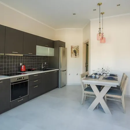 Apollonian Luxury Apartment *