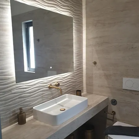 Apollonian Luxury Daire Vasiliki